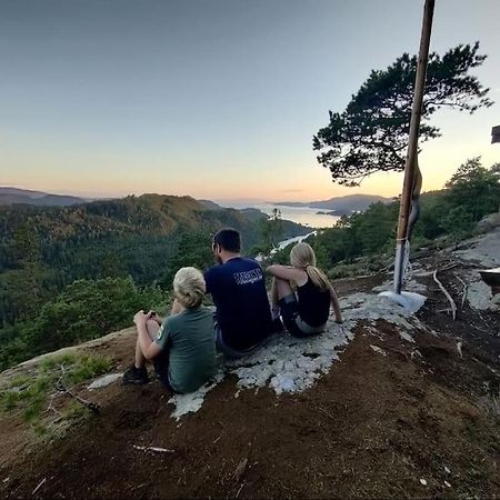 Idyllisk Minihus I Landlige Omgivelser - Med 5 Sengeplasser Og Parkering Åsen Exteriér fotografie