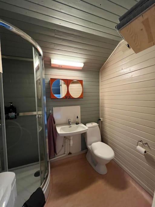 Idyllisk Minihus I Landlige Omgivelser - Med 5 Sengeplasser Og Parkering Åsen Exteriér fotografie