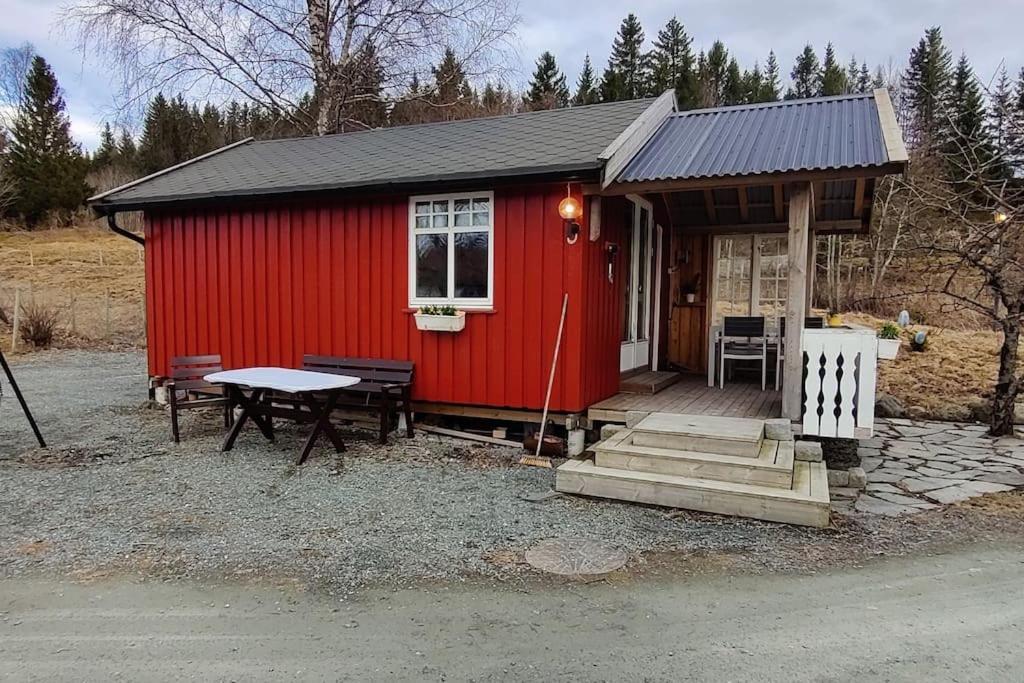 Idyllisk Minihus I Landlige Omgivelser - Med 5 Sengeplasser Og Parkering Åsen Exteriér fotografie
