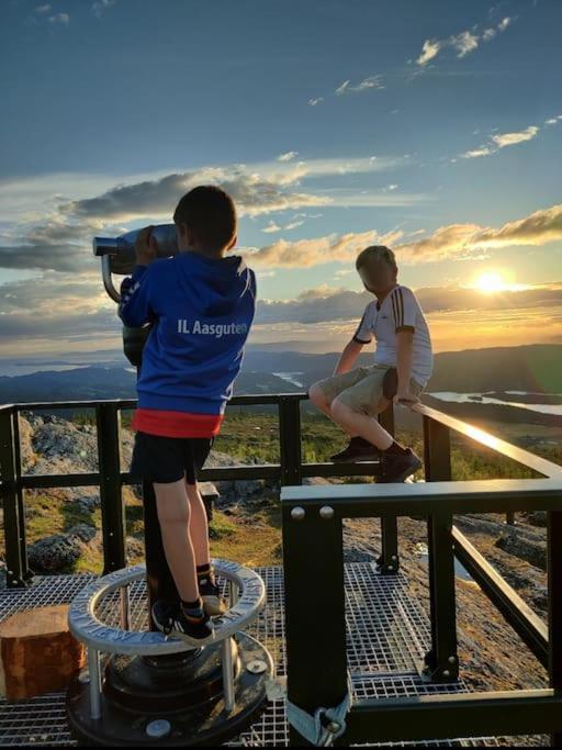 Idyllisk Minihus I Landlige Omgivelser - Med 5 Sengeplasser Og Parkering Åsen Exteriér fotografie